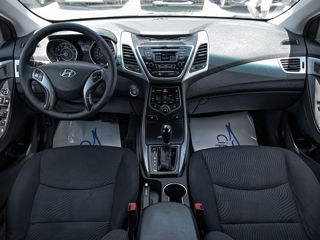 Hyundai Elantra foto 6