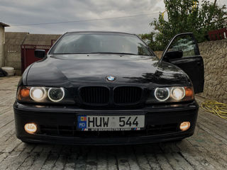 BMW 5 Series foto 2