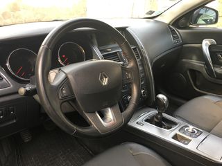 Renault Latitude foto 2