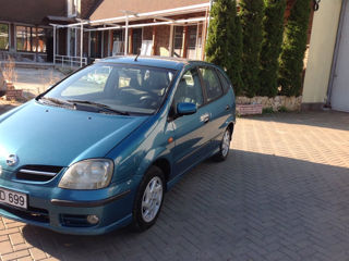 Nissan Almera Tino