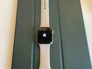 Apple  Watch SE 44mm aluminum & ceramic case ton blass GPS WR 50m - 190Euro foto 3