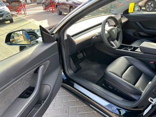 Tesla Model 3 foto 7