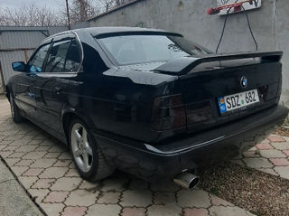 BMW 5 Series foto 8