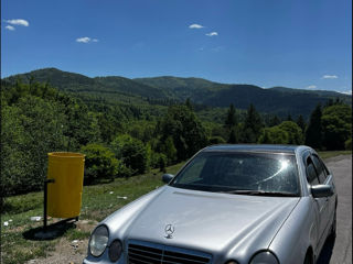 Mercedes E-Class foto 4