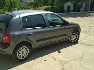 Renault Clio foto 1