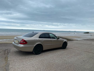 Mercedes E-Class foto 2