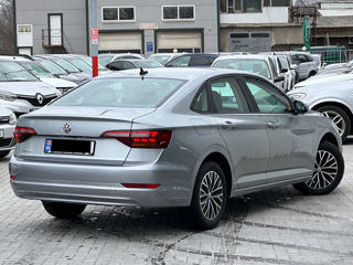 Volkswagen Jetta foto 3