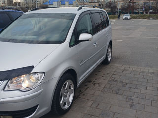 Volkswagen Touran foto 7