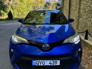 Toyota C-HR foto 2