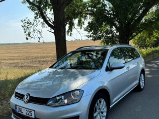 Volkswagen Golf foto 1