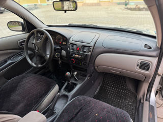 Nissan Almera foto 9