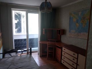 Apartament cu 3 odăi mobilat, tehnică, reparație, 36000 euro, sau schimb pe 2 apartamente cu o odae foto 3