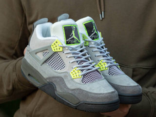 Nike Air Jordan 4 Retro SE 95 Neon foto 1