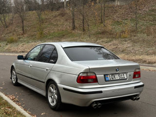 BMW 5 Series foto 2