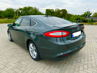 Ford Fusion foto 6