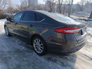 Ford Fusion foto 4