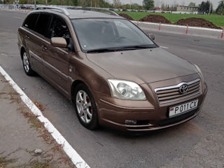 Toyota Avensis foto 4