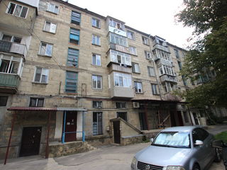 Apartament cu 2 camere! Centru, str. Grigore Vieru! foto 9