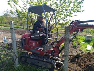 Servicii bobcat 2.6t &mini excavator foto 4