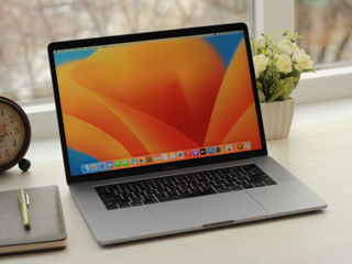 MacBook Pro 15 Retina 2017 (Core i7 7700HQ/16Gb Ram/512Gb SSD/ Radeon Pro 555/15.4" Retina IPS) foto 2