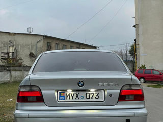 BMW 5 Series foto 7