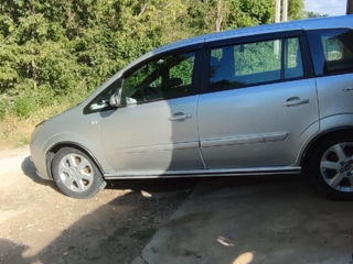 Opel Zafira foto 3