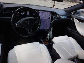 Tesla Model S foto 17