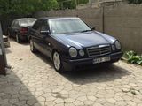 Mercedes E Class foto 2