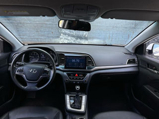 Hyundai Elantra foto 6