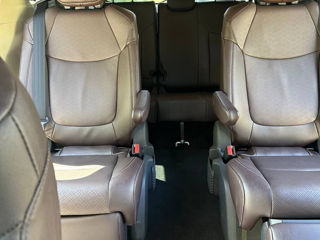 Toyota Sienna foto 4