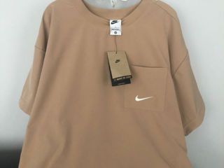 Top-uri Adidas, Nike, noi, pret intre 399-449 lei foto 0