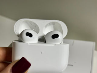 Vând AirPods generația 3 foto 2