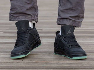 Nike Air Jordan 4 Retro x Kaws Black foto 9