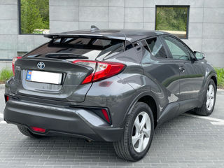 Toyota C-HR foto 4