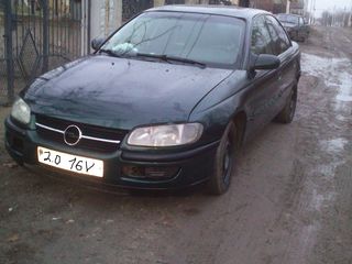 Opel Omega foto 2