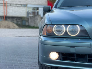 BMW 5 Series foto 3