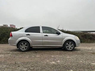 Chevrolet Aveo foto 8