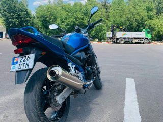 Suzuki GSF 650A foto 3