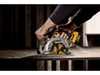 Ferestrau circular compact cu acumulator dewalt dcs512n/ аккумуляторная дисковая пила (бесщеточная) foto 6