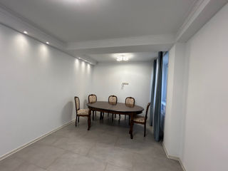 Apartament cu 2 camere, 71 m², Botanica, Chișinău foto 4