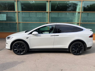 Tesla Model X foto 4