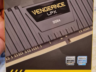 New DDR4 Corsair 16гб (2*8)
