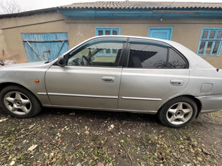 Hyundai Accent foto 5