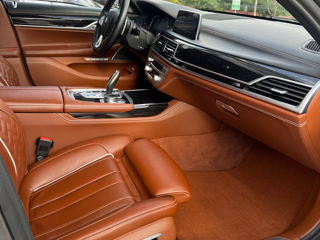 BMW 7 Series foto 8