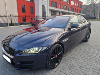 Jaguar XE foto 3