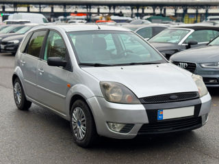 Ford Fiesta foto 3