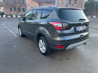 Ford Kuga foto 2