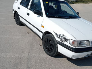 Nissan Sunny foto 3