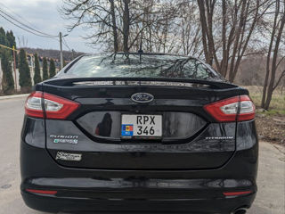 Ford Fusion foto 10