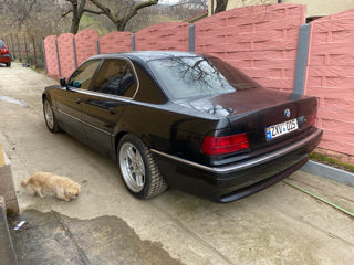 BMW 7 Series foto 3